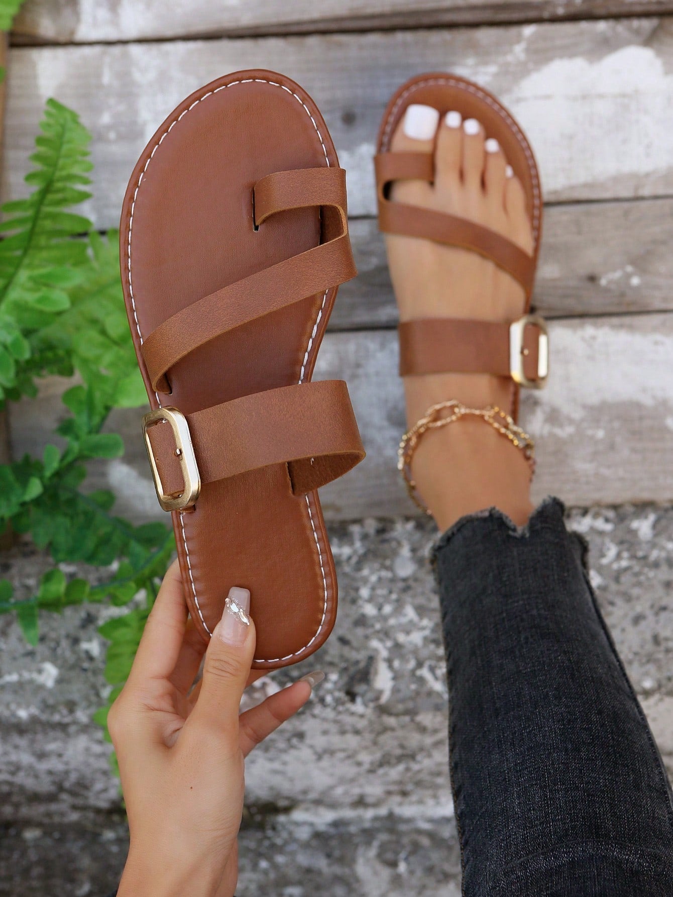 2024 New Summer Women Slide Sandals Toe Loop Fashion Decorative Buckle Flat Heel Female Slipper-Brown-1