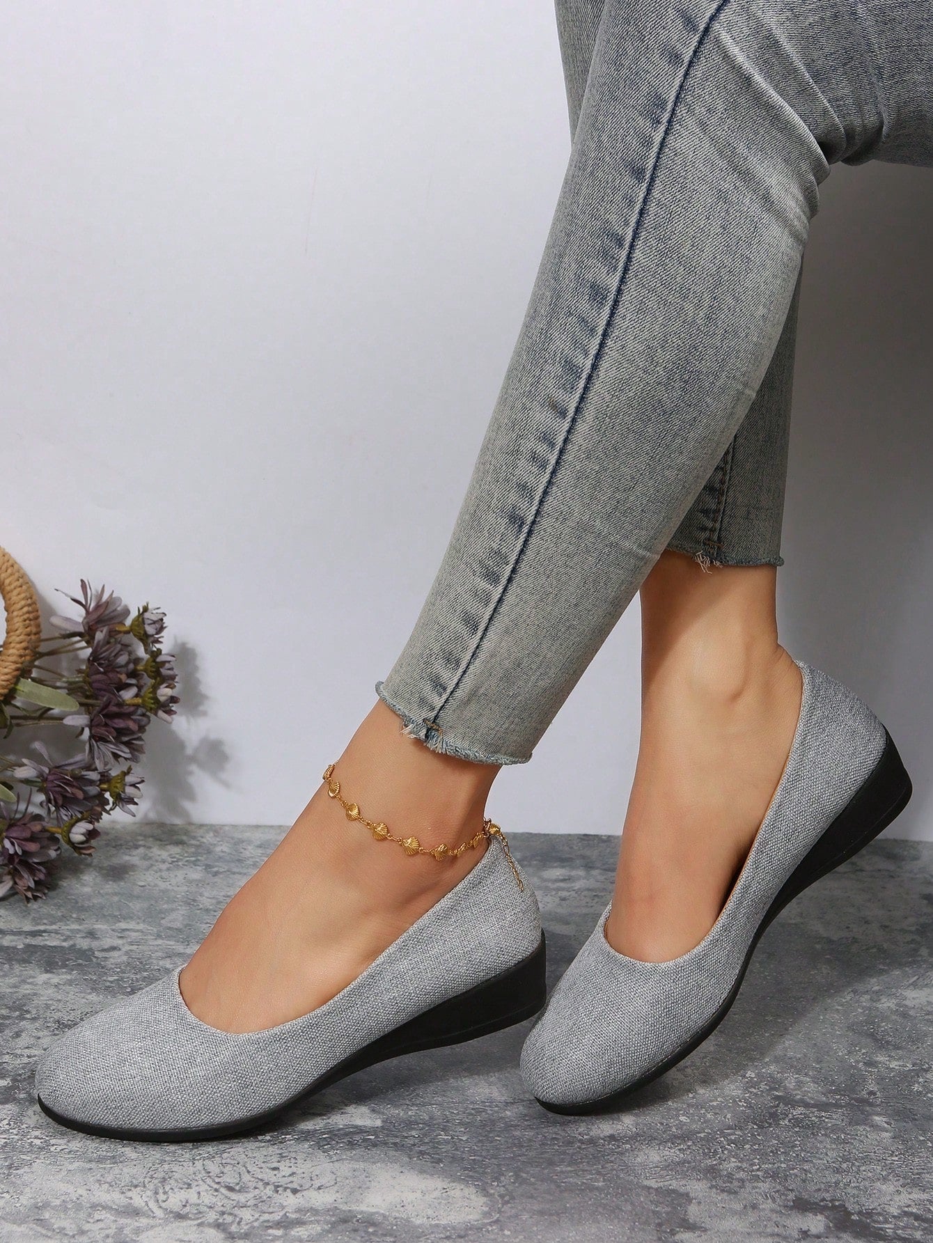 Women Fashionable Classic Comfortable Casual Small Wedge Heel Backstrap Flat Mom Shoes, Suitable For Any Occasion-Grey-2