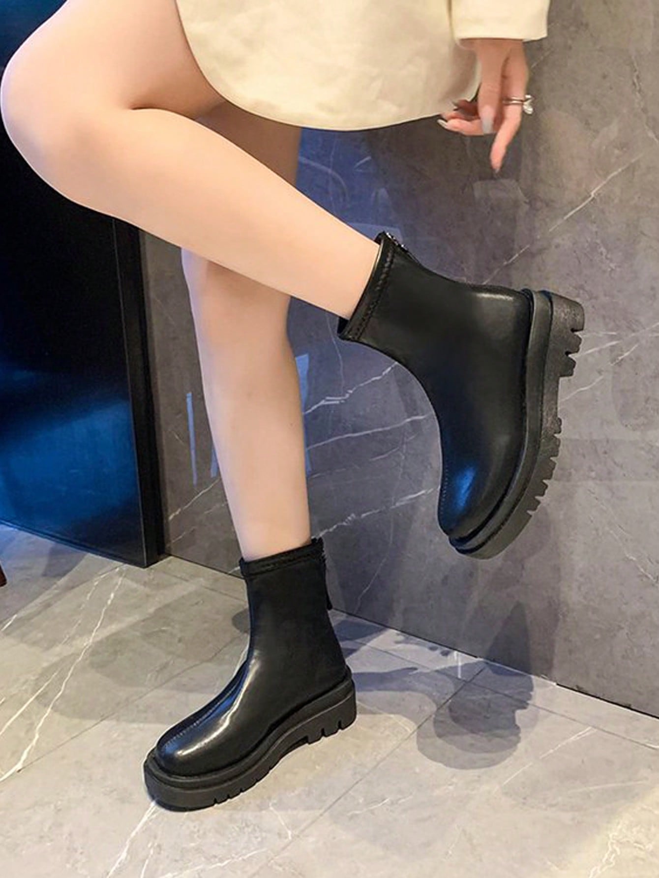 2023 New Autumn And Winter Fashion Women's Short Boots With Thick Sole, Slim Heel, And Chunky Style-Black-2